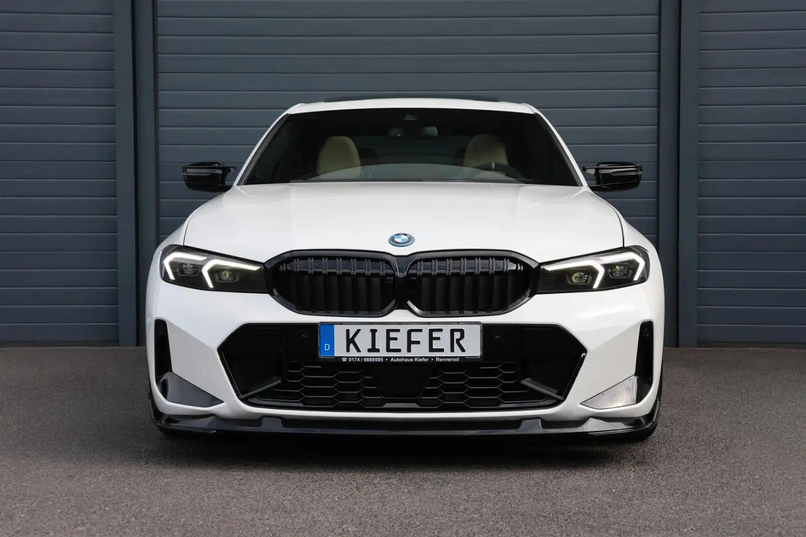 BMW 330 i xDrive M/CarPlay/SHZ/KAMERA/TOTW/SPUR/R20 Weiß - 2