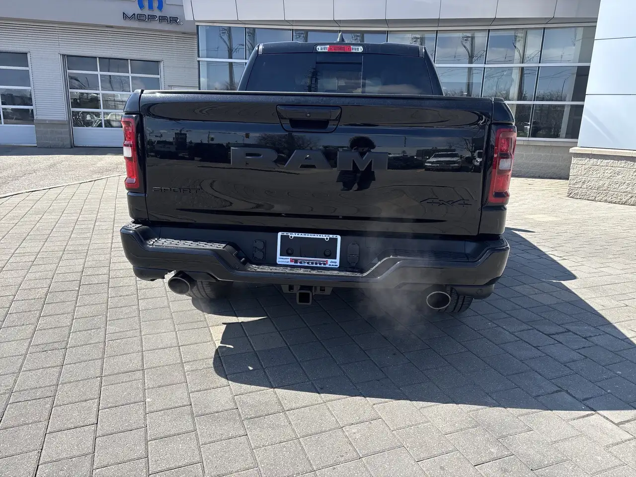 RAM 1500 снимка RAM 1500
