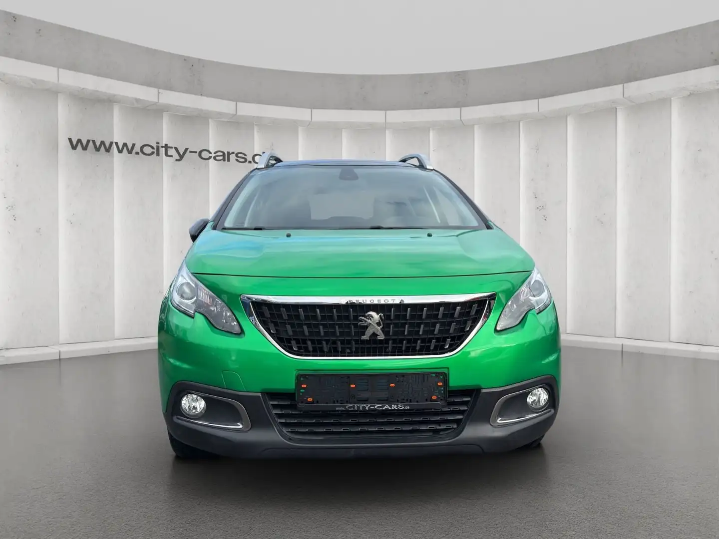 Peugeot 2008 Style*Panorama*Kamera*42000km* Grün - 2
