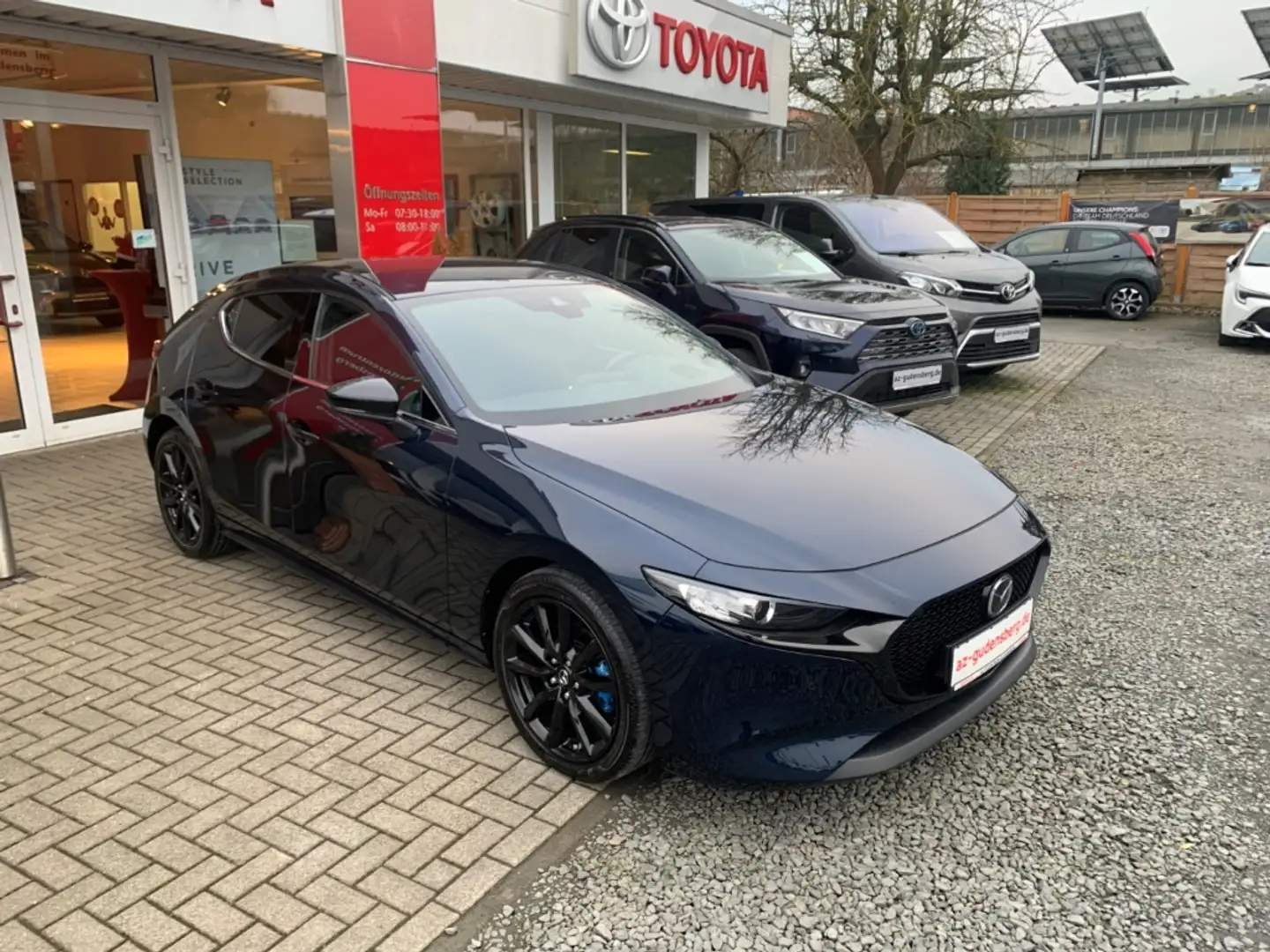 Mazda 3 SKYACTIV-X M-Hybrid EU6d e-SkyAktiv-X 2.0M Hybrid Blauw - 2