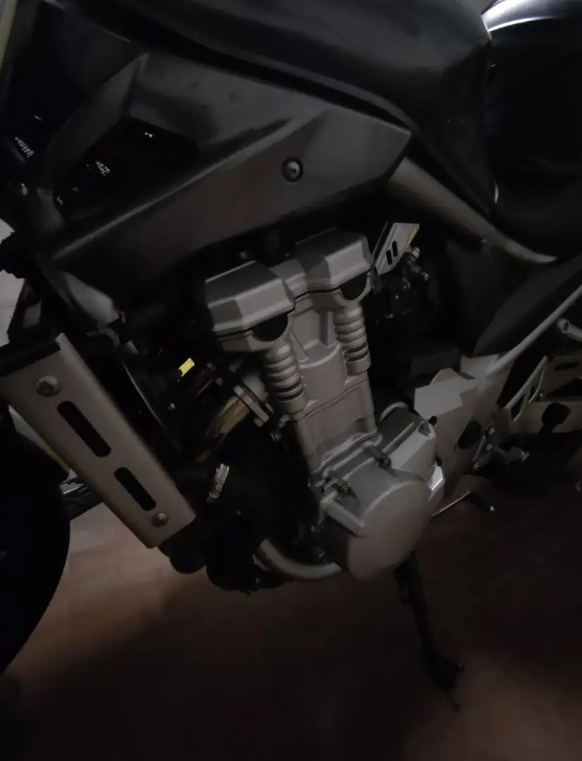 Suzuki Bandit 1250 Šedá - 1