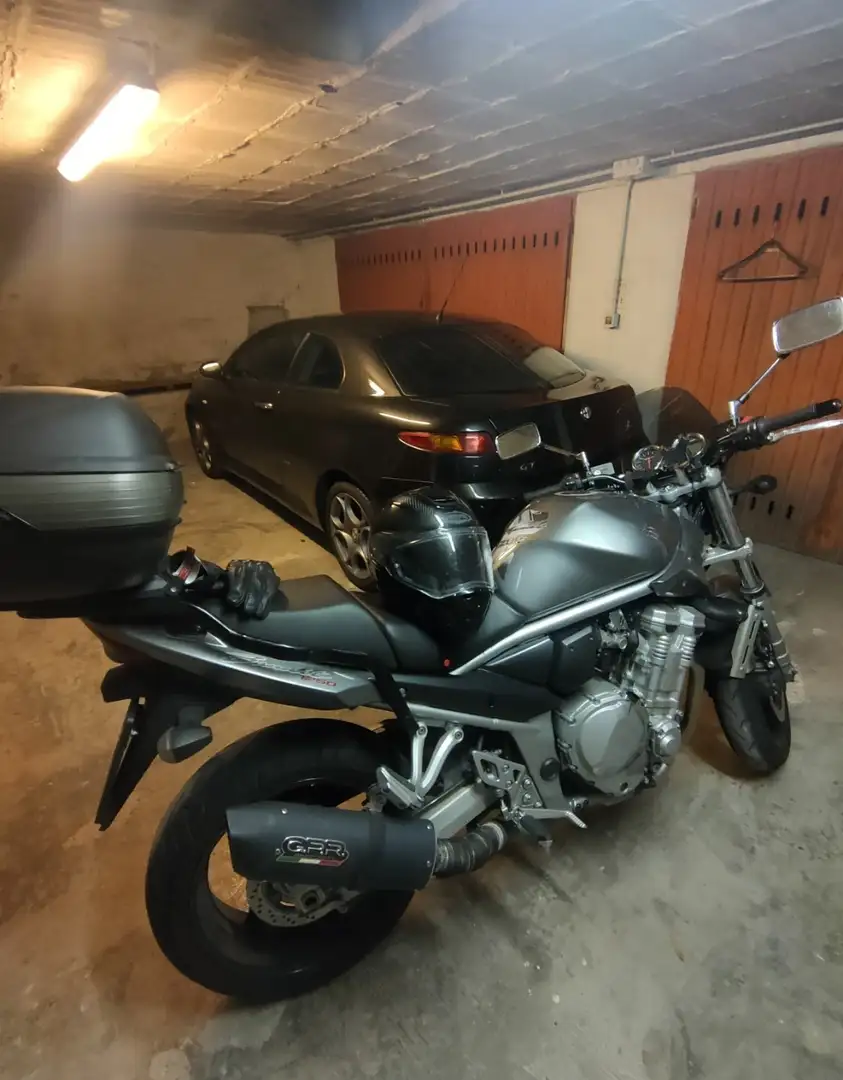 Suzuki Bandit 1250 Šedá - 2