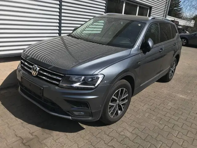 Volkswagen Tiguan Allspace 2.0 TDI Allspace DSG 7 Sitzer VOLL 1.Hd Pano Leder