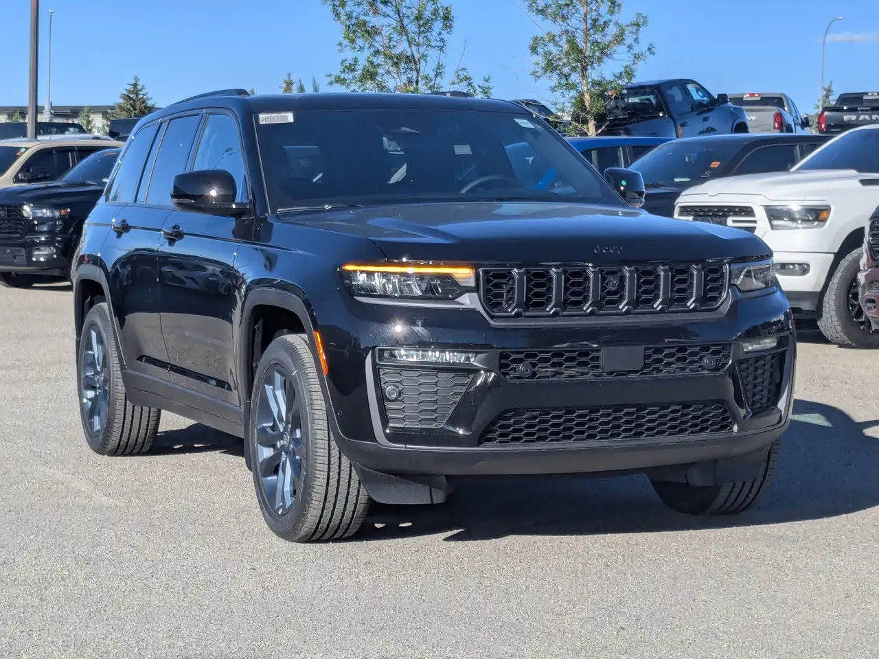 Jeep Grand Cherokee снимка Jeep Grand Cherokee