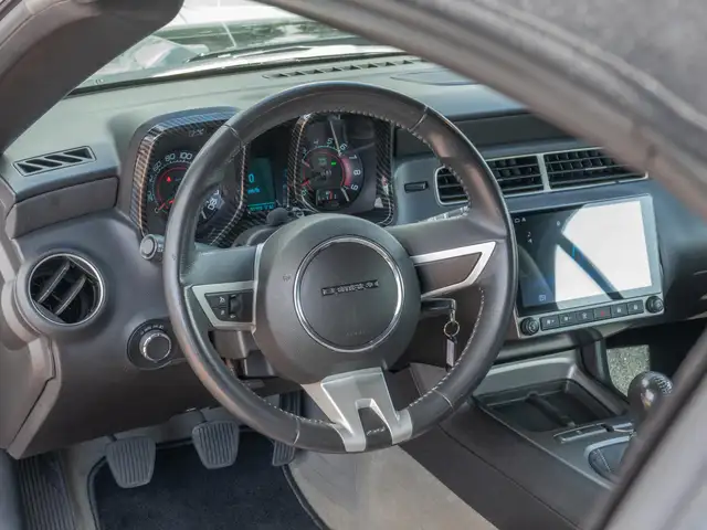 Chevrolet Camaro view 8