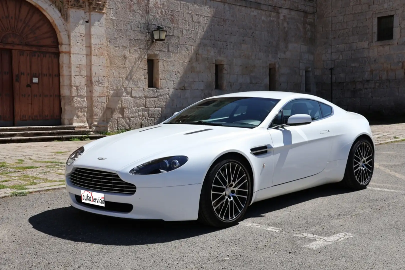 Aston Martin Vantage Negro - 1