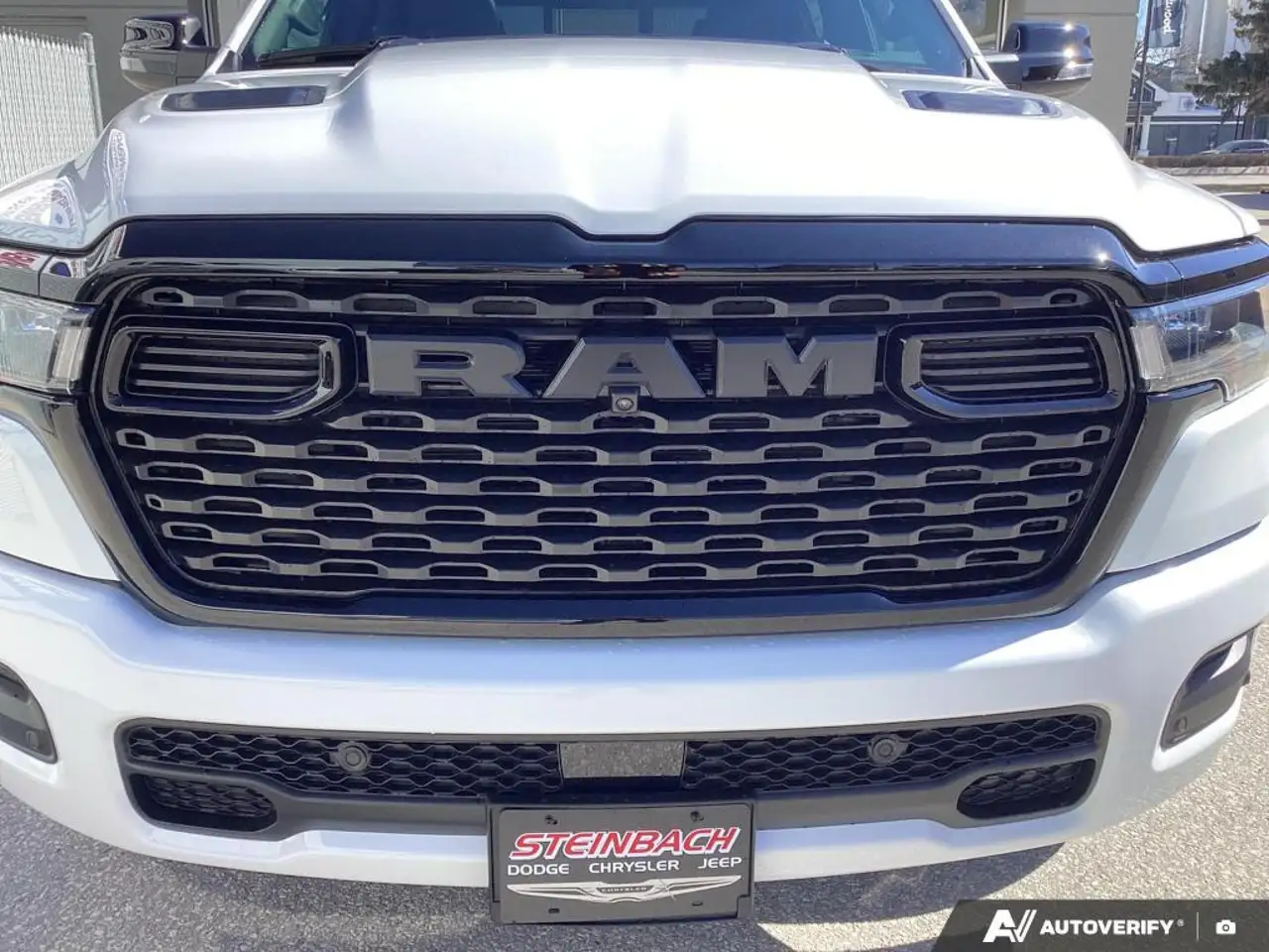 RAM 1500 снимка RAM 1500