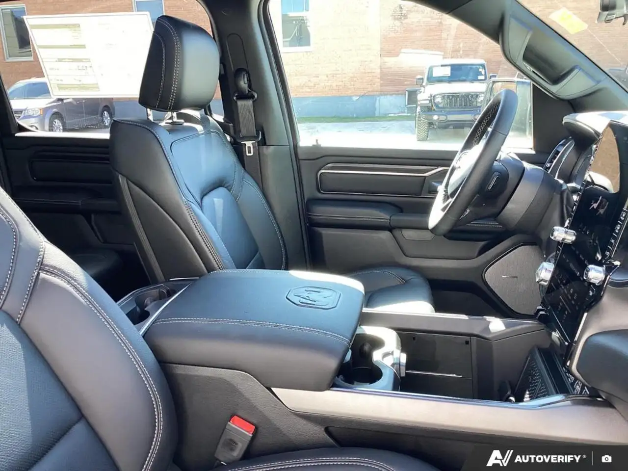 RAM 1500 снимка RAM 1500