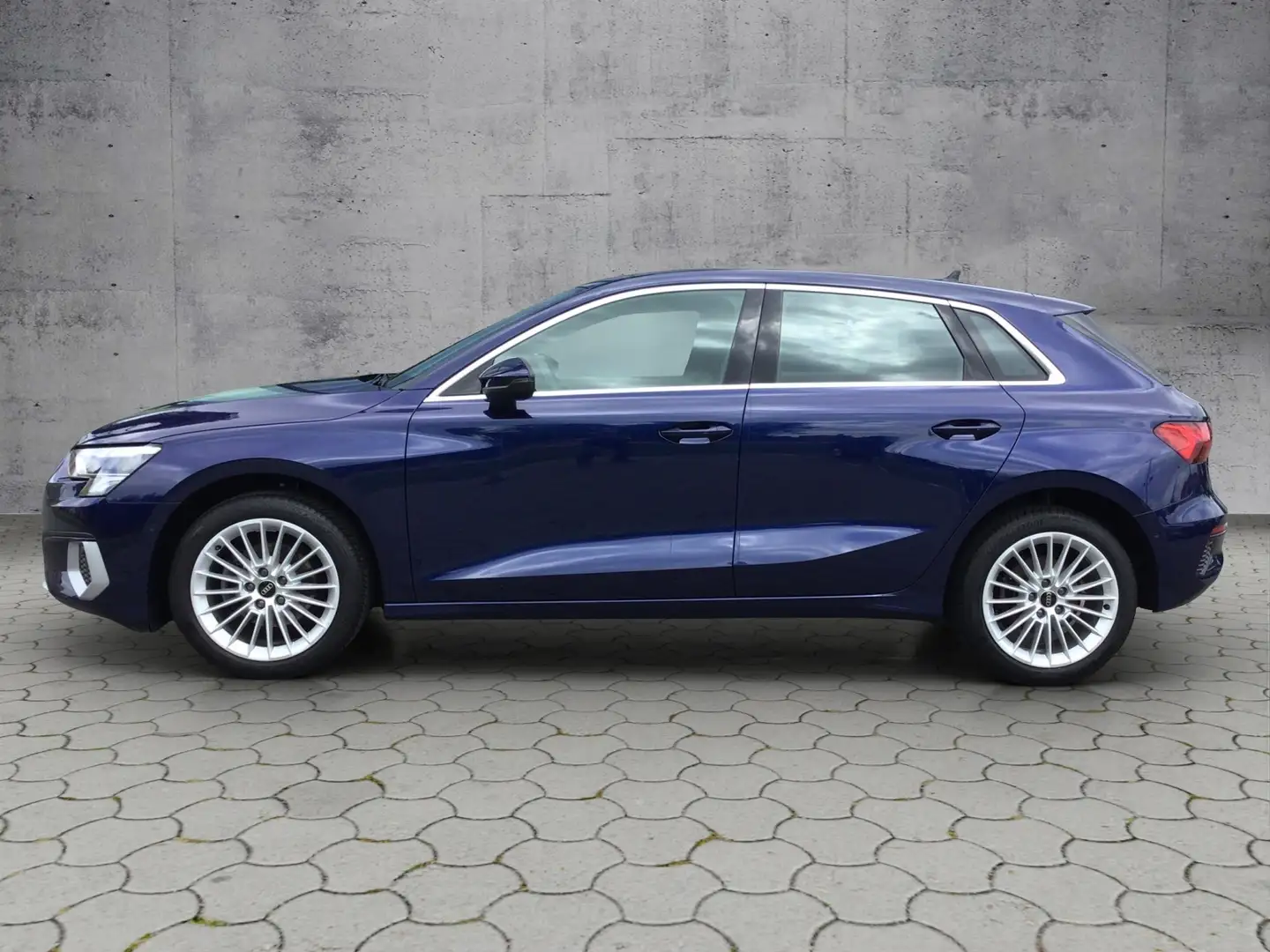 Audi A3 Sportback advanced 35 TFSI S-tronic Business/PANO Blau - 2