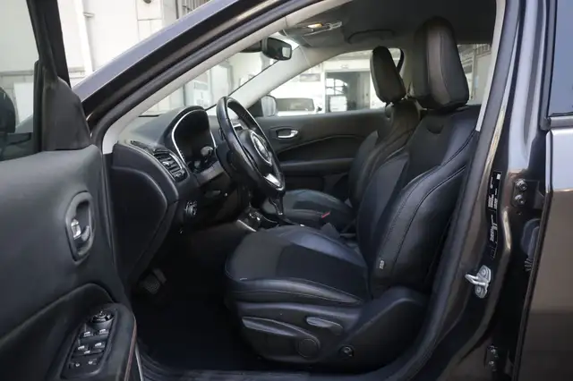 Jeep Compass view 18