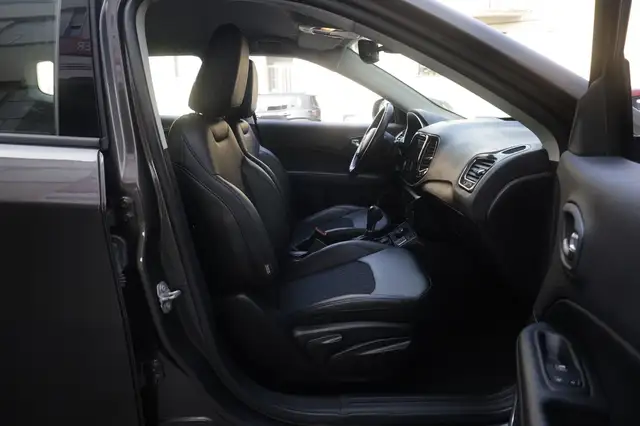 Jeep Compass view 12