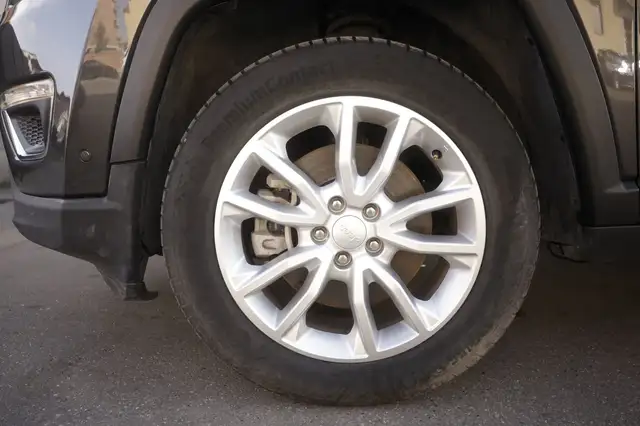 Jeep Compass view 5