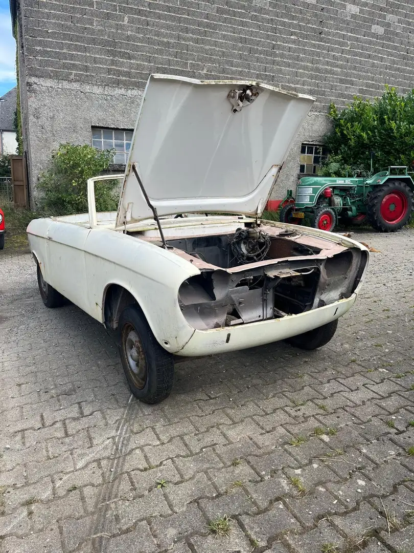 Peugeot 204 cabriolet a restaurer Alb - 1