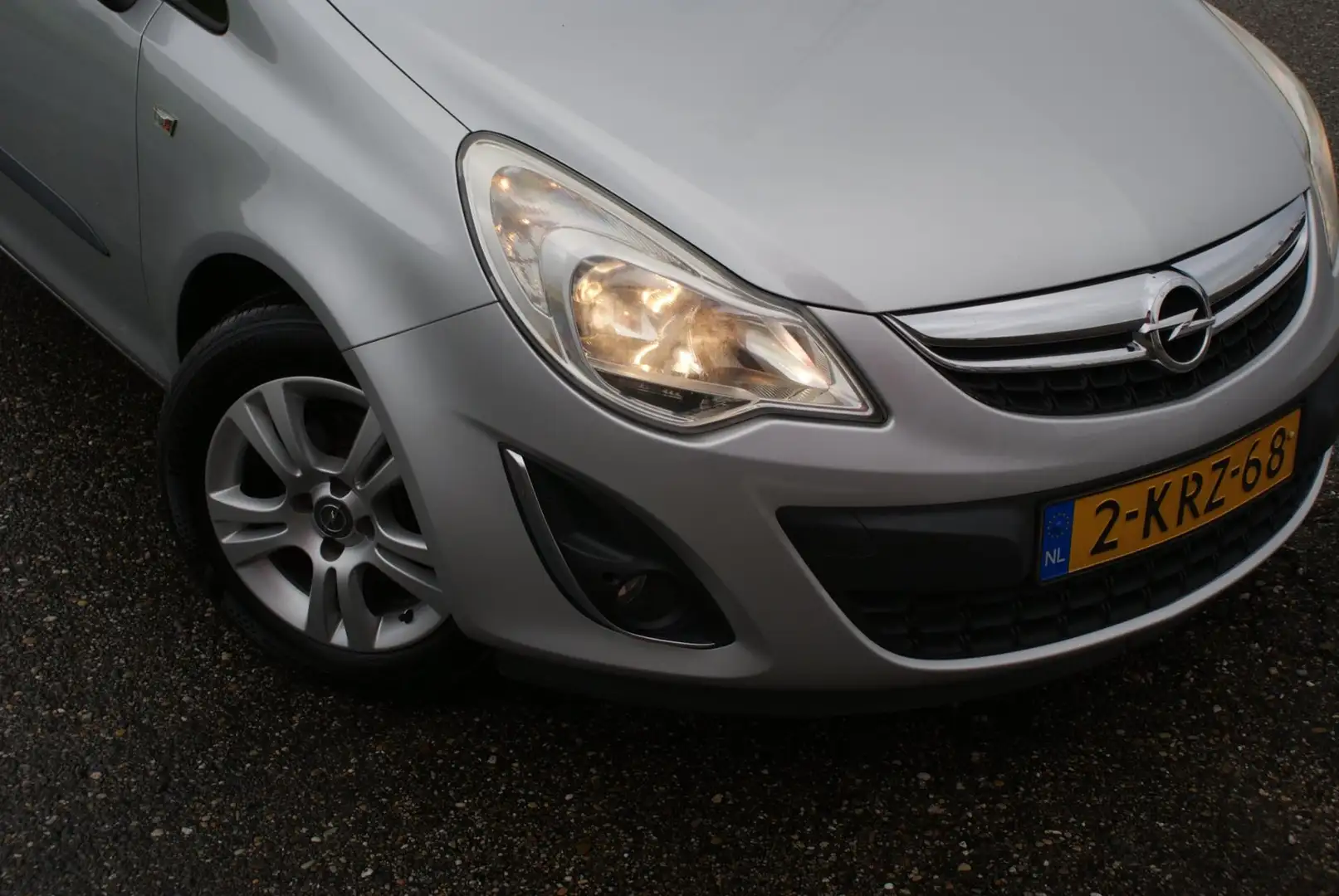 Opel Corsa 1.2-16V Berlin | Airco | Cruise Control | Trekhaak Gris - 2