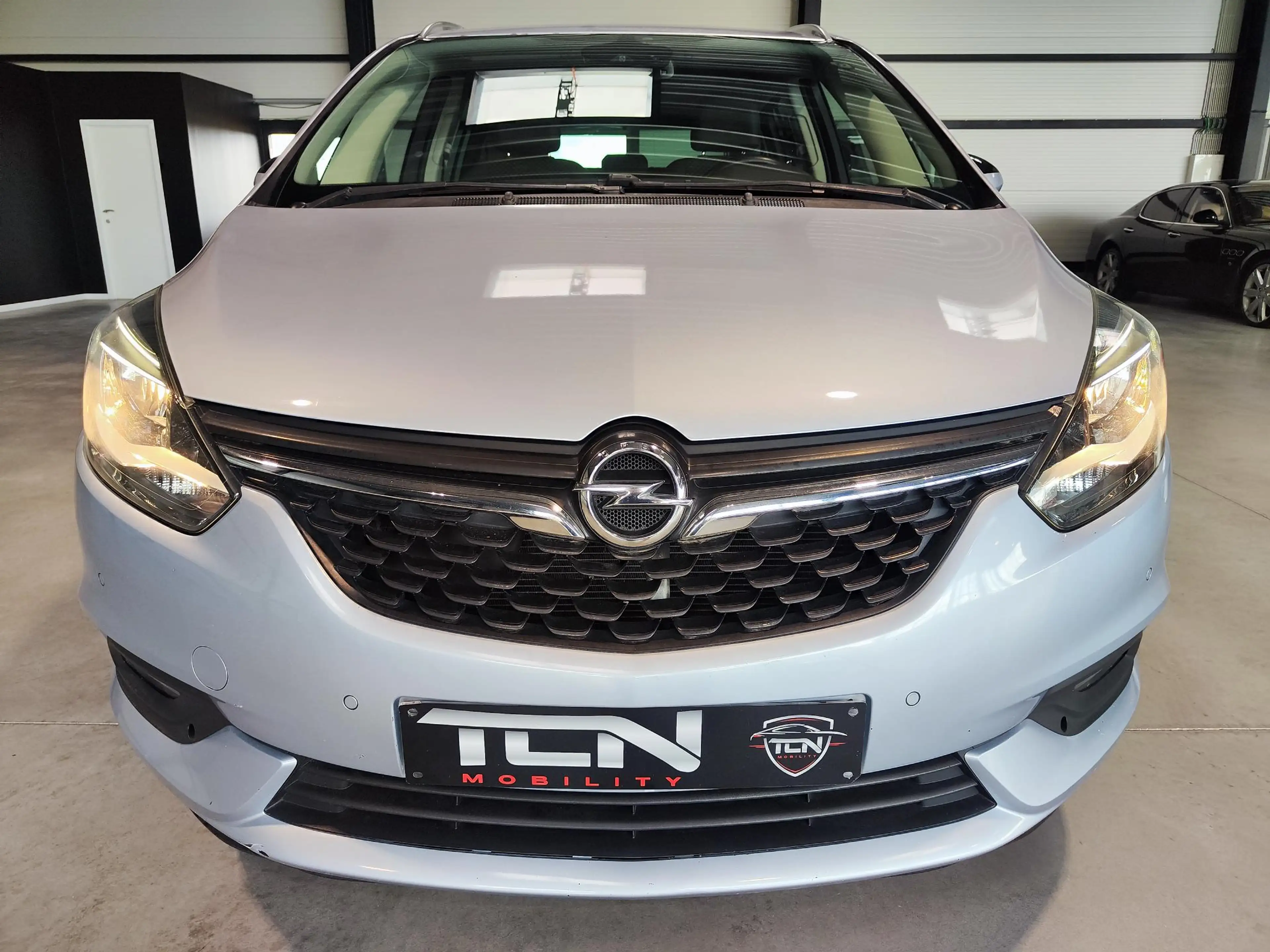 Opel Zafira Tourer Zafira 1.6 CDTi ECOTEC Edition Start/Stop 7 Places — photo 3