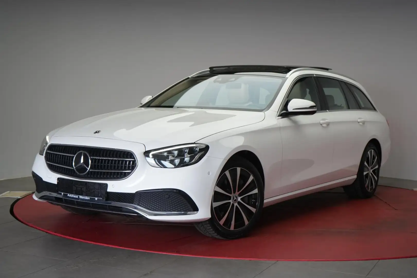 Mercedes-Benz E 300 e T 9G-Tronic Navi/Leder/Distronic/Kamera/ Білий - 2
