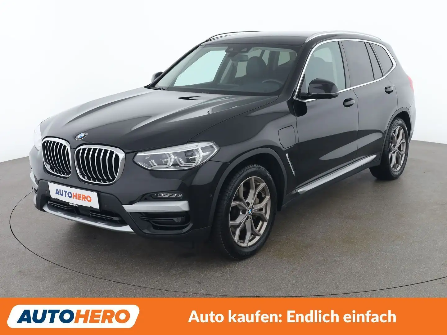 BMW X3 xDrive 30e xLine Schwarz - 1
