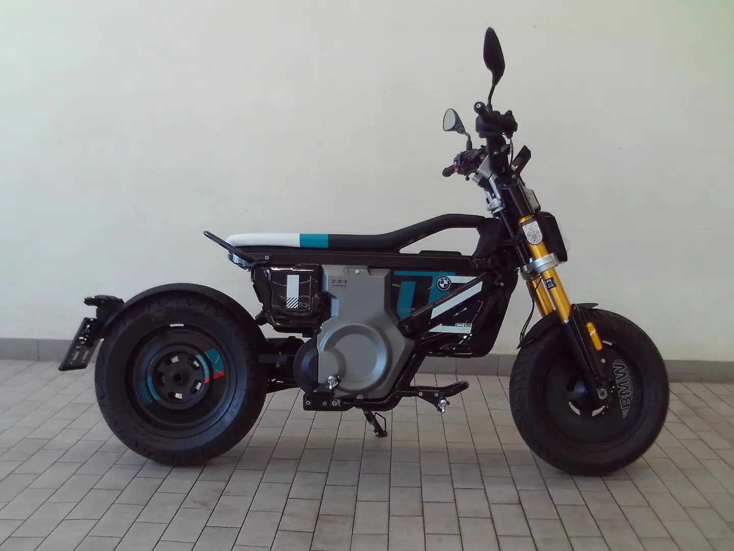 BMW CE 02 CE02 Negro - 1