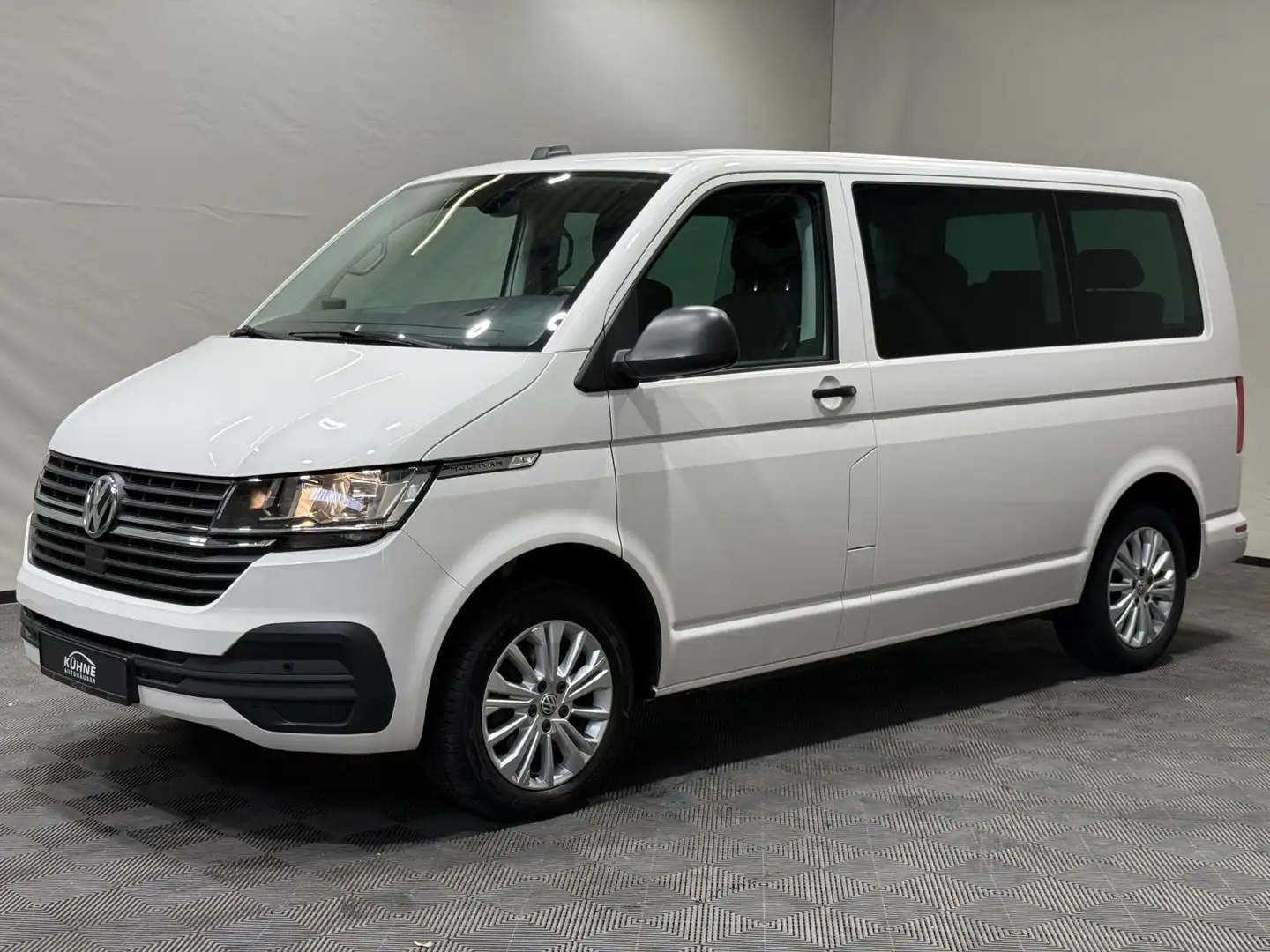 Volkswagen T6.1 Multivan Trendline DSG 7-SITZ | NAVI DAB Weiß - 2