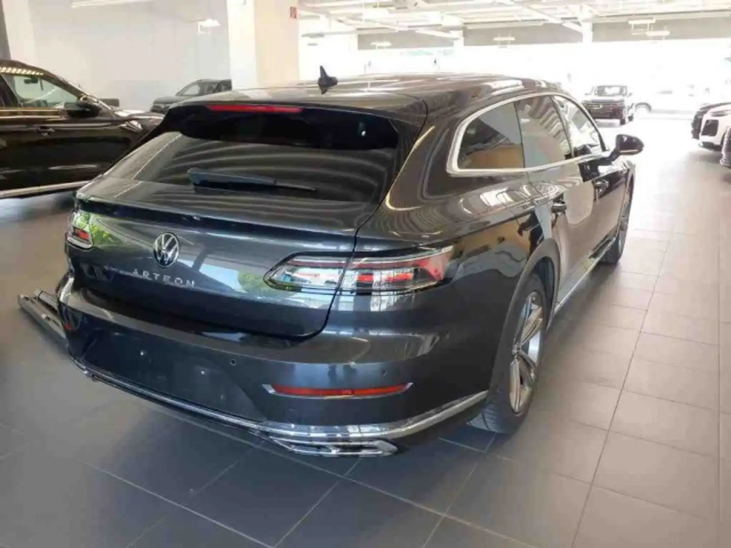 Volkswagen Arteon Shooting Brake 2.0 TSI DSG R-Line Klima Navi Gris - 2