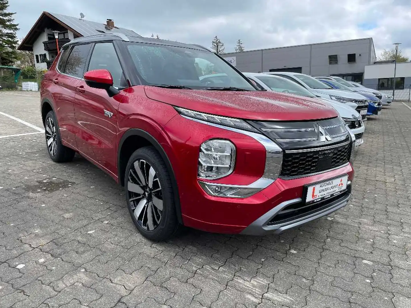Mitsubishi Outlander 2.4L PHEV TOP 2-Farb Rot - 2