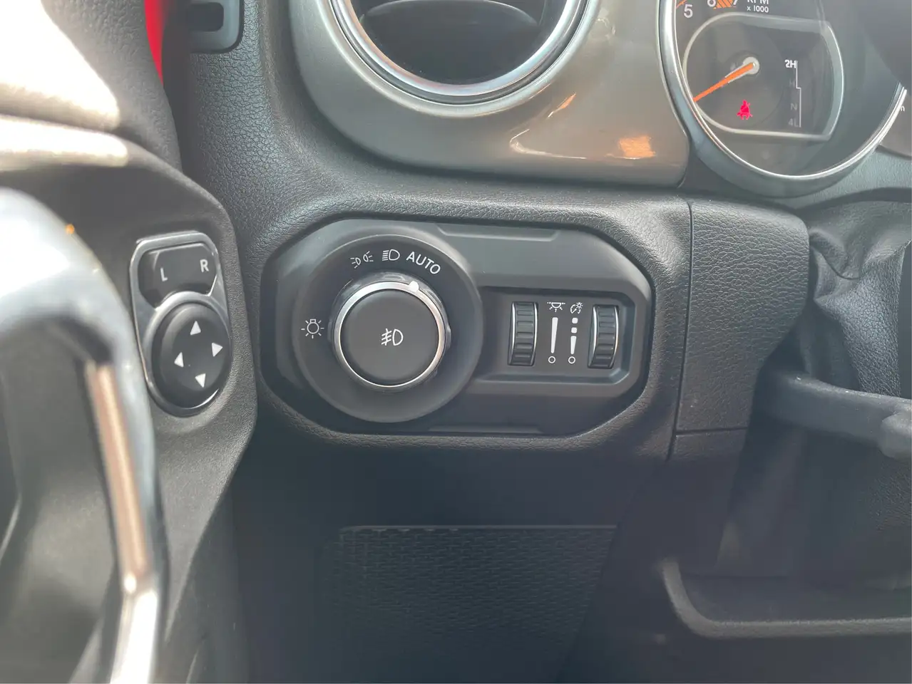 Jeep Wrangler снимка Jeep Wrangler