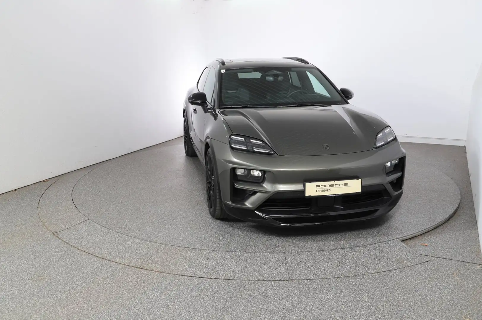 Porsche Macan Turbo Grün - 2