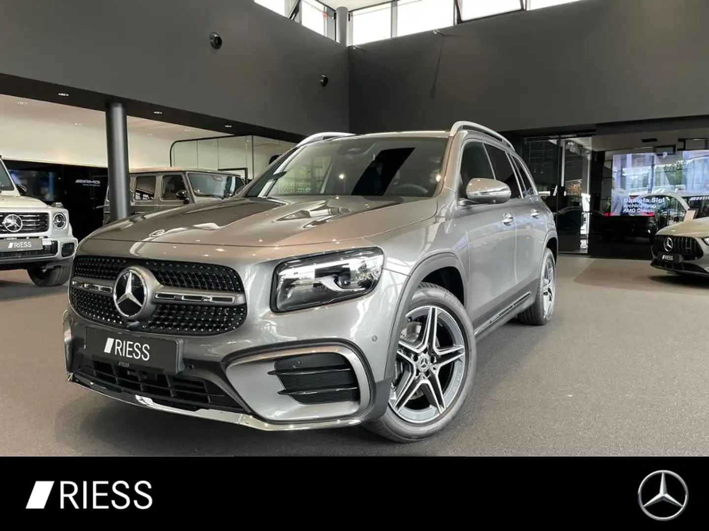 Mercedes-Benz GLB 220 4M AMG+AHK+DISTR+7 SITZER+MULTIBEAM+KEYL Grau - 1