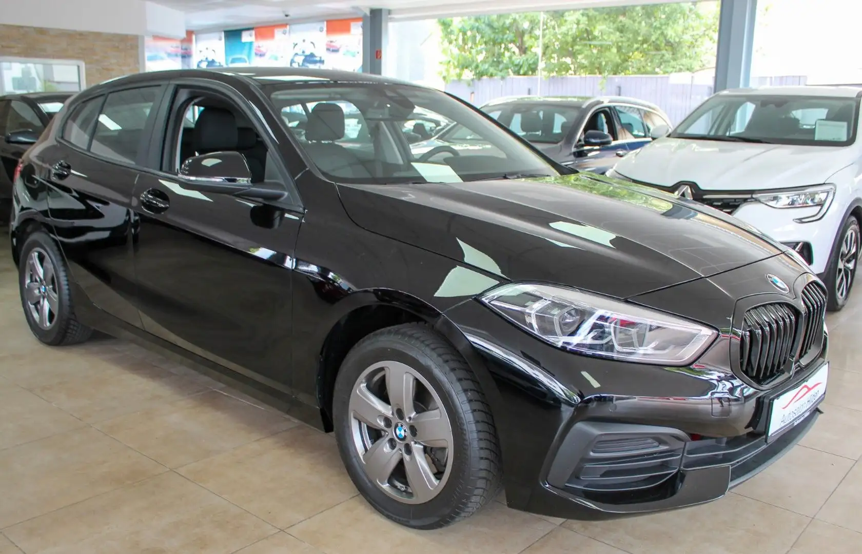 BMW 118 i Automatik LiveCockpit Prof LED PDC 1.Hand Schwarz - 1