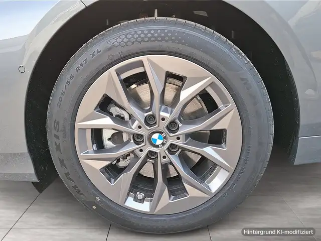 BMW 1 Series view 6