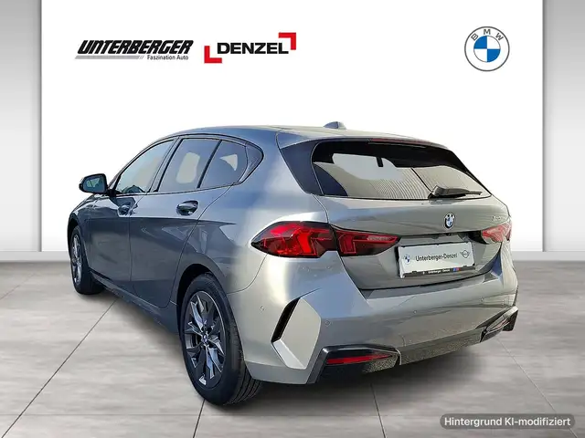 BMW 1 Series view 3