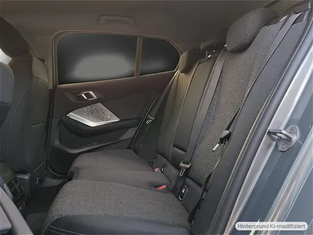 BMW 1 Series view 11