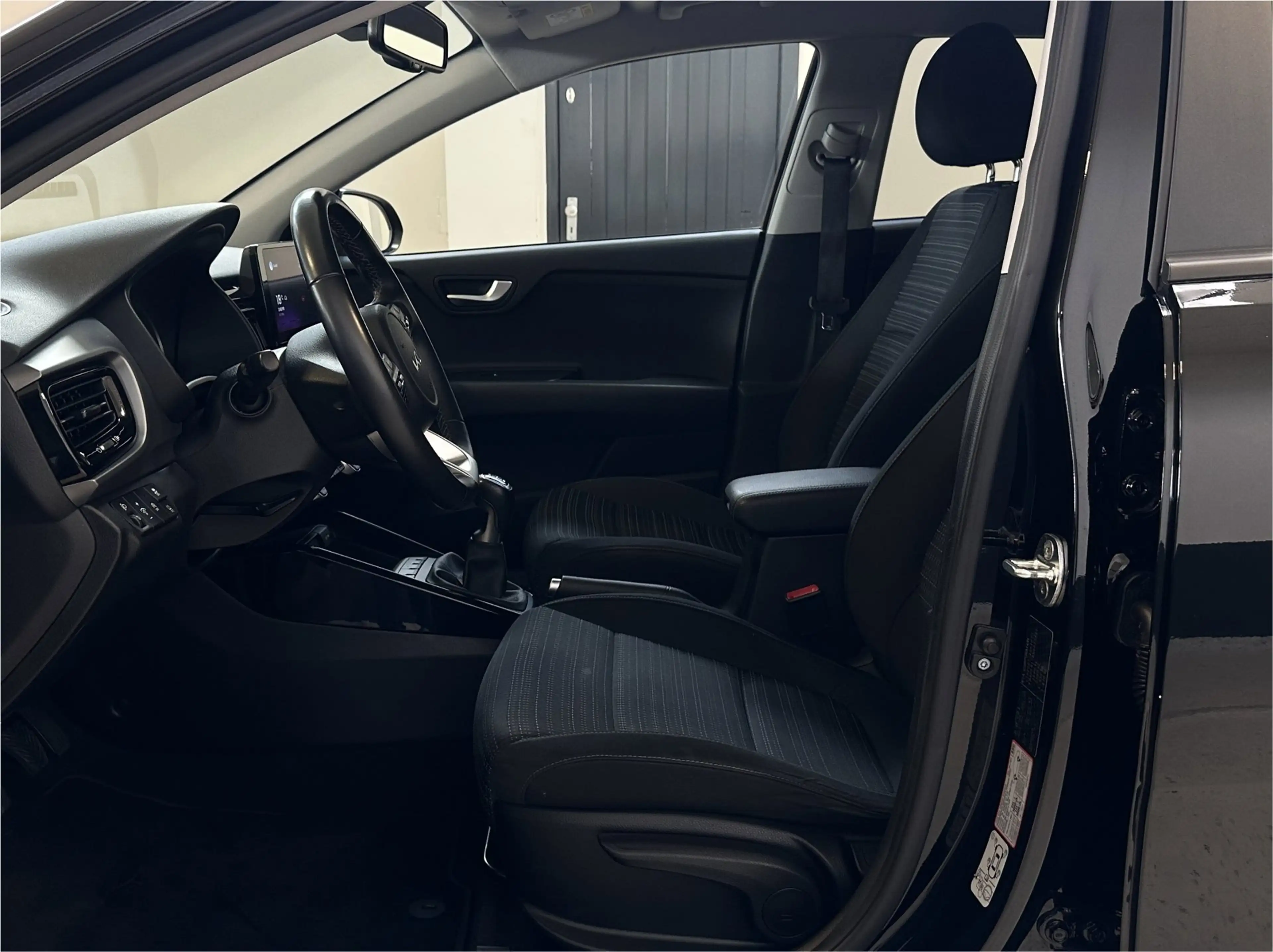 Kia Stonic 1.0 T-GDi MHEV DynamicPlusLine | NL | 1 Eig| Apple — photo 33
