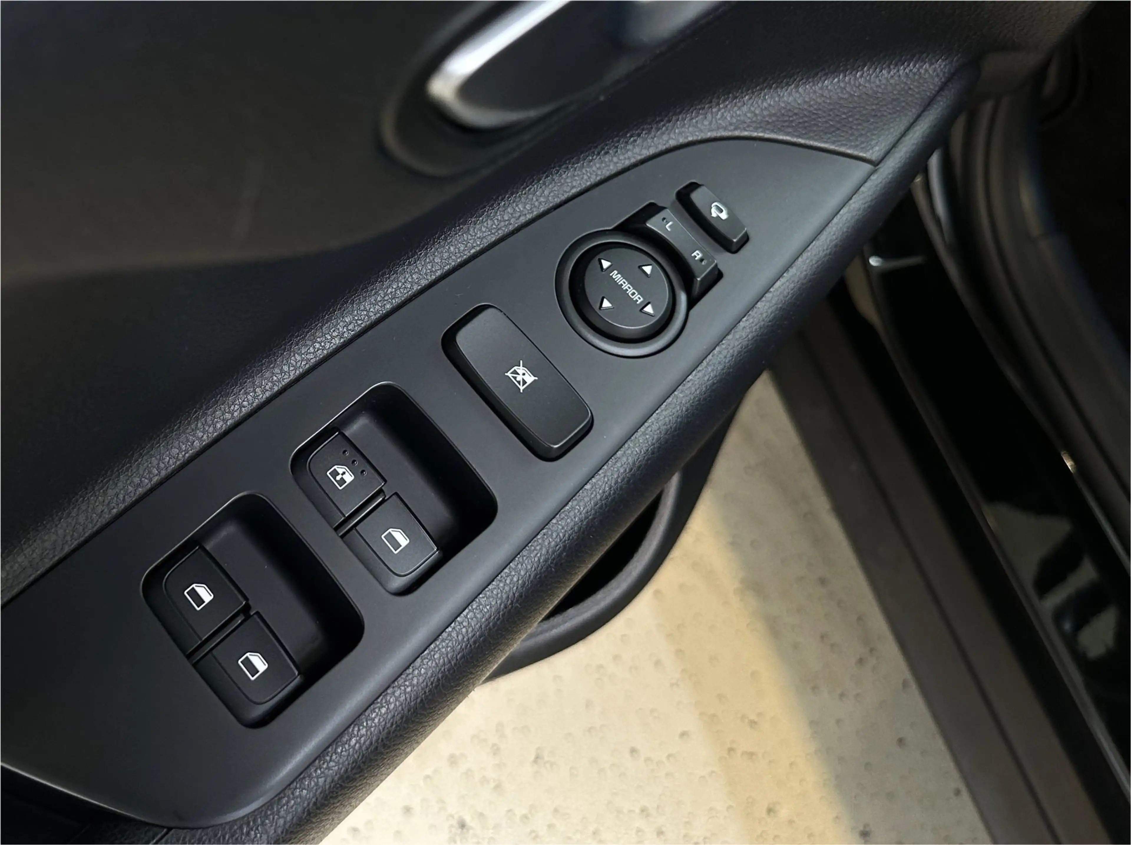 Kia Stonic 1.0 T-GDi MHEV DynamicPlusLine | NL | 1 Eig| Apple — photo 29