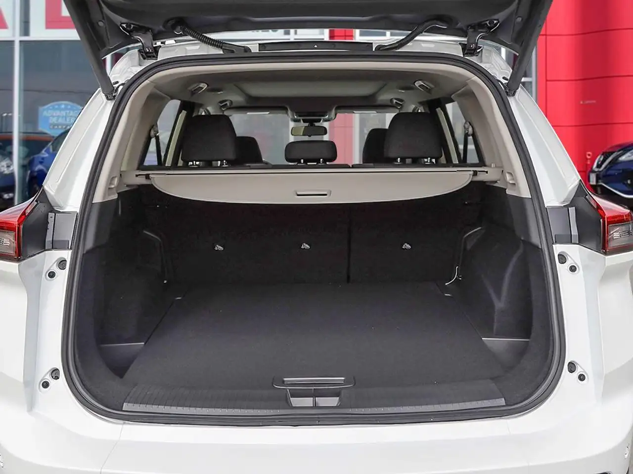 Nissan Rogue снимка Nissan Rogue