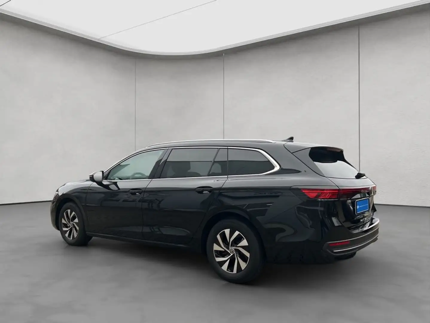 Volkswagen Passat Variant 1.5 eTSI DSG Business ACC RFK Schwarz - 2