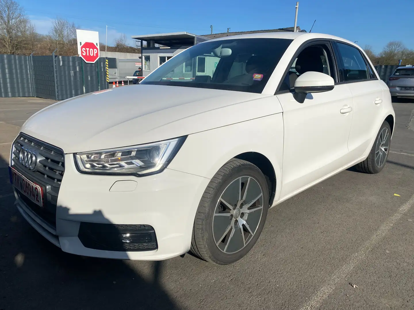 Audi A1 1.4 TFSI Sport DSG Scheckhft Xenon Nav SHZ PDC 2Hd Weiß - 2
