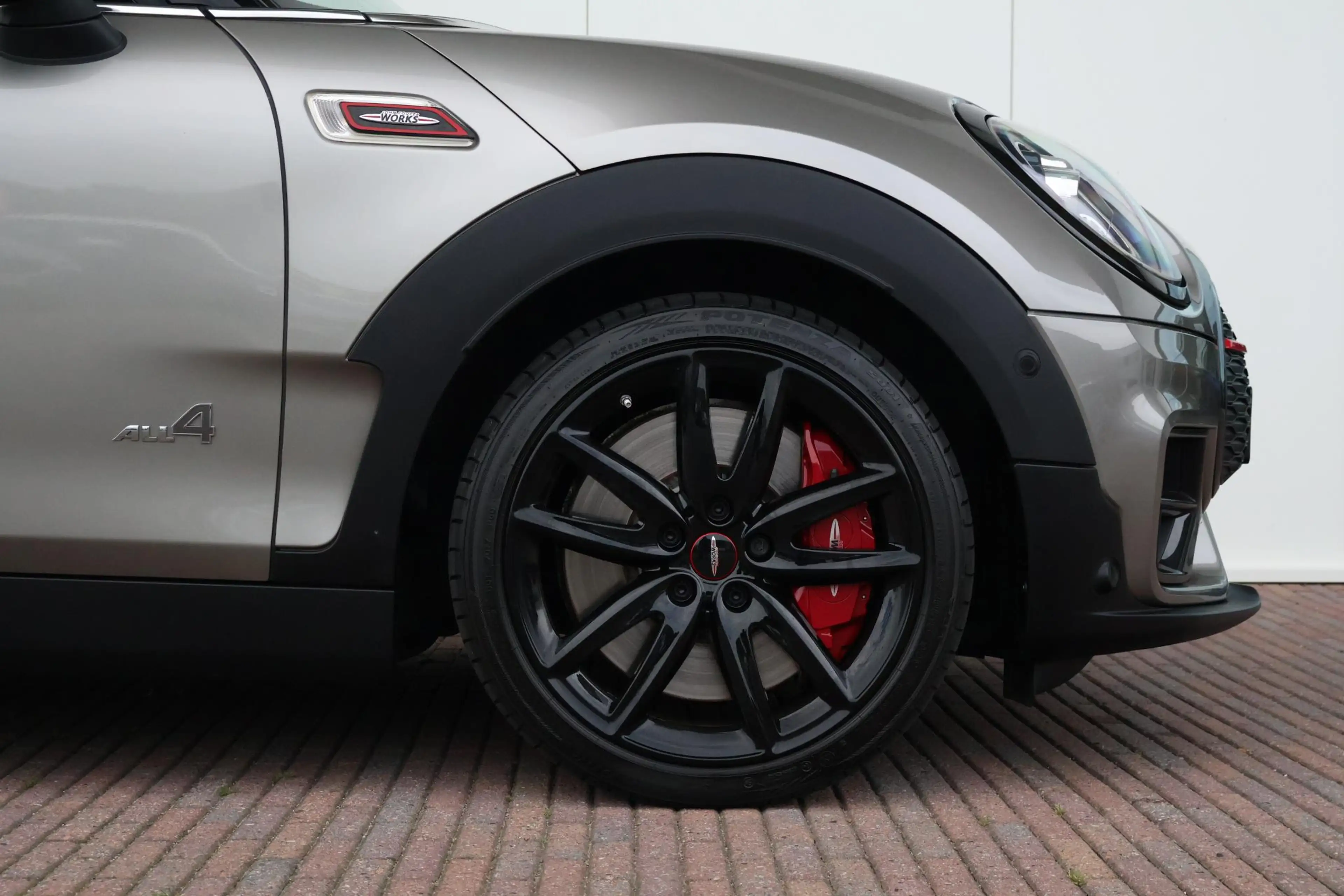 MINI John Cooper Works Clubman 2.0 JCW ALL4 Chili | Pano dak | Head-up | Harman K — photo 6