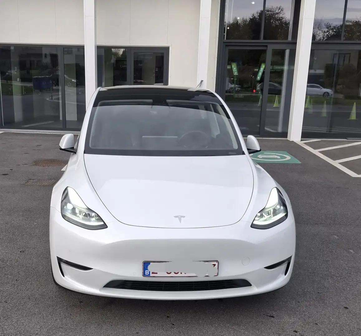 Tesla Model Y PERFORMANCE Blanc - 2