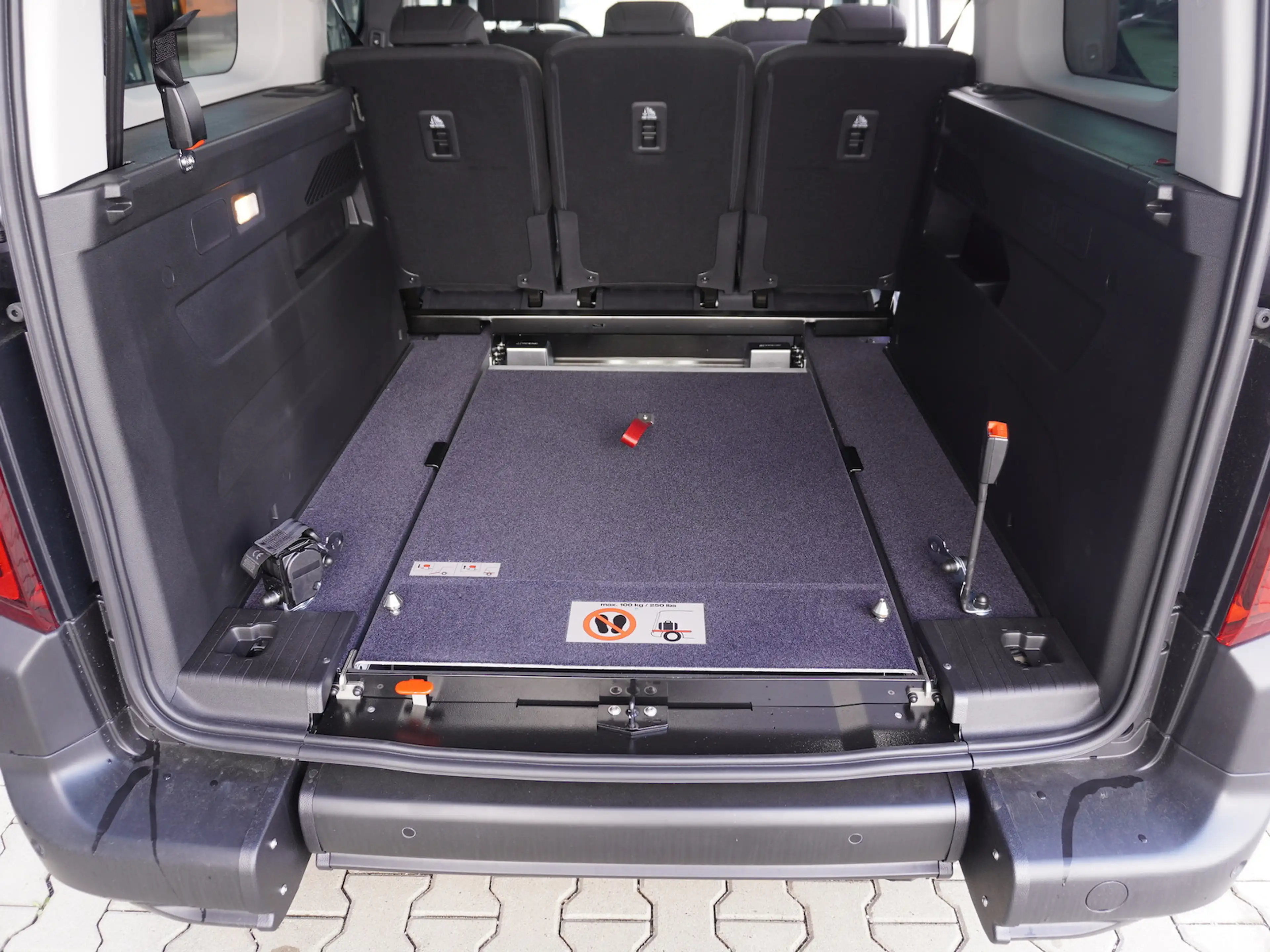Fiat Doblo Maxi Kombi / Rollstuhlumbau AMF — photo 11