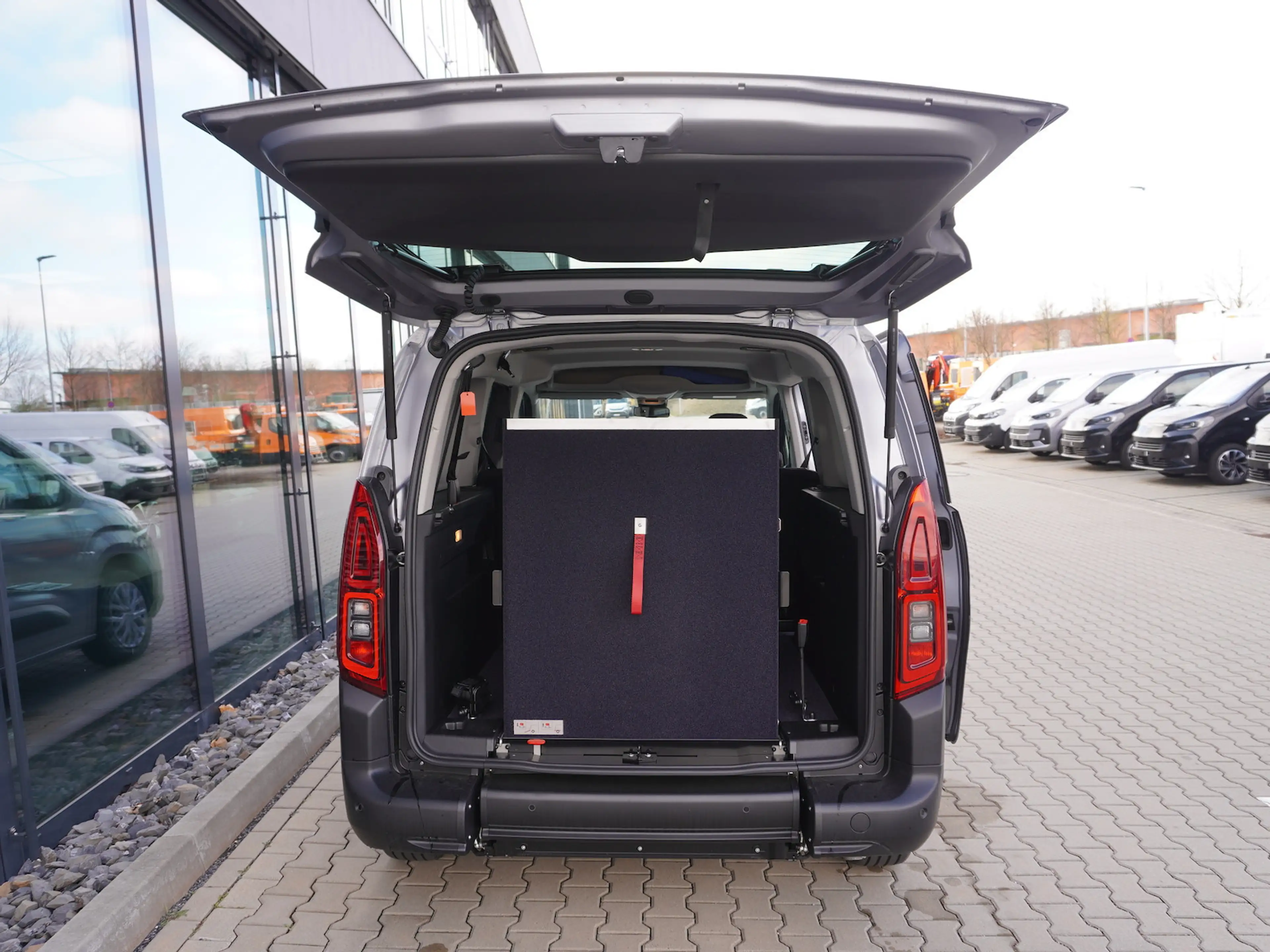 Fiat Doblo Maxi Kombi / Rollstuhlumbau AMF — photo 5