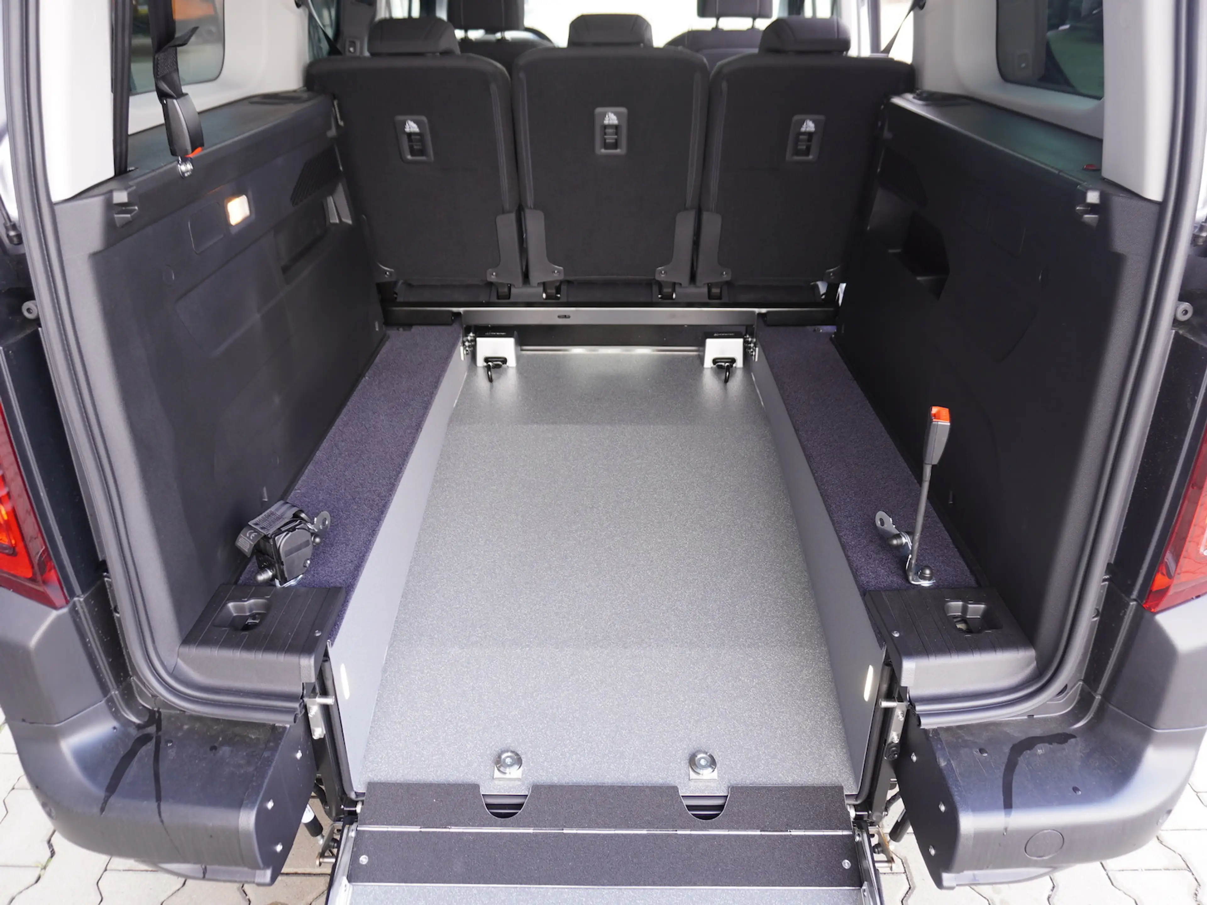 Fiat Doblo Maxi Kombi / Rollstuhlumbau AMF — photo 9