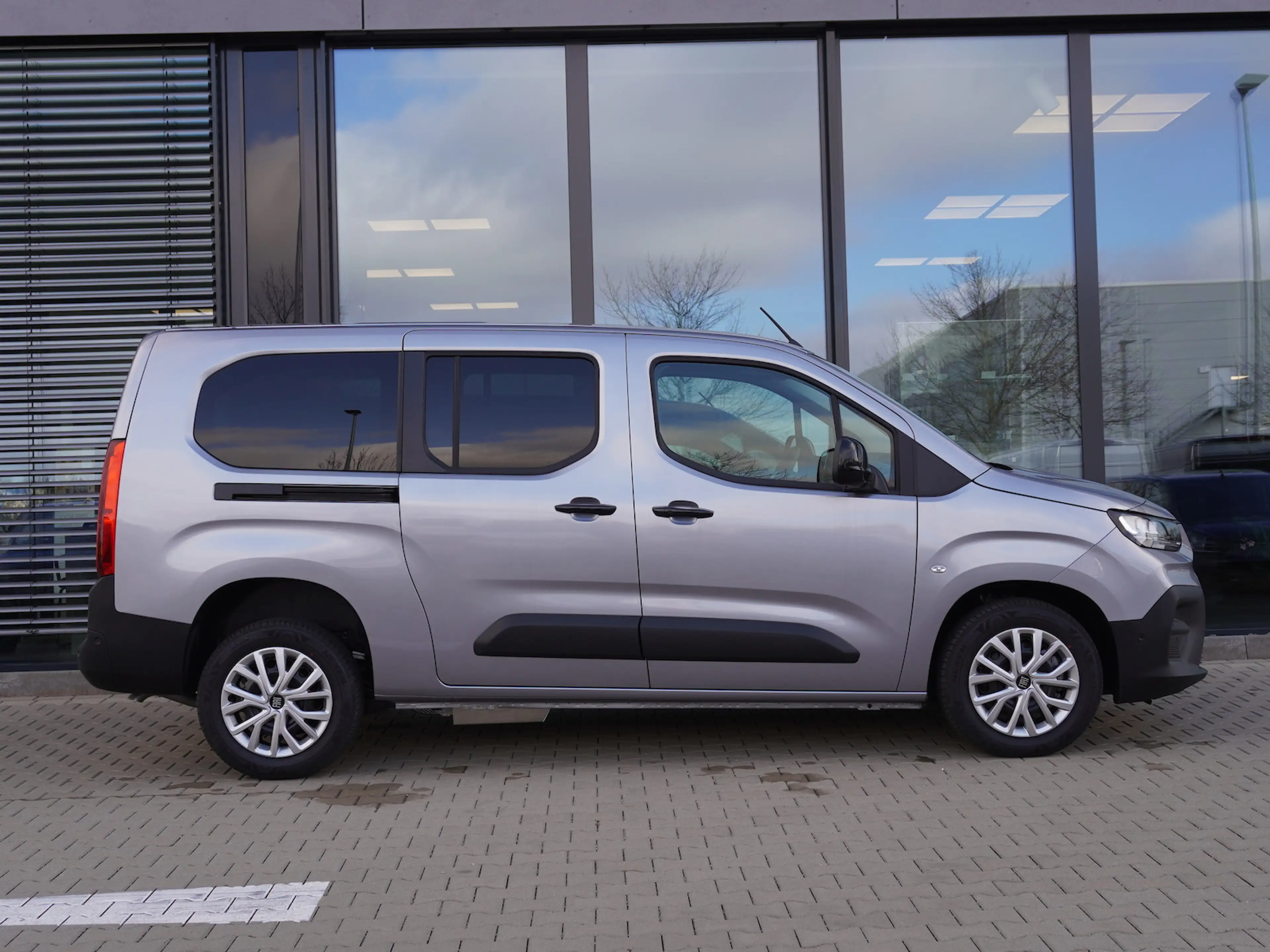 Fiat Doblo Maxi Kombi / Rollstuhlumbau AMF — photo 4