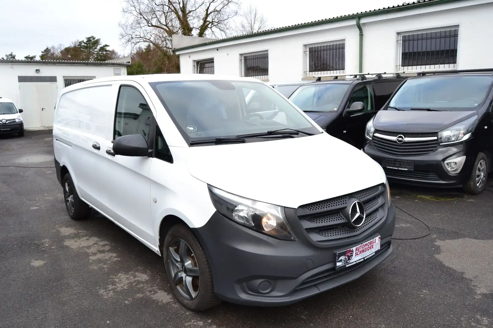 Mercedes-Benz Vito Kasten 111 Weiß - 2