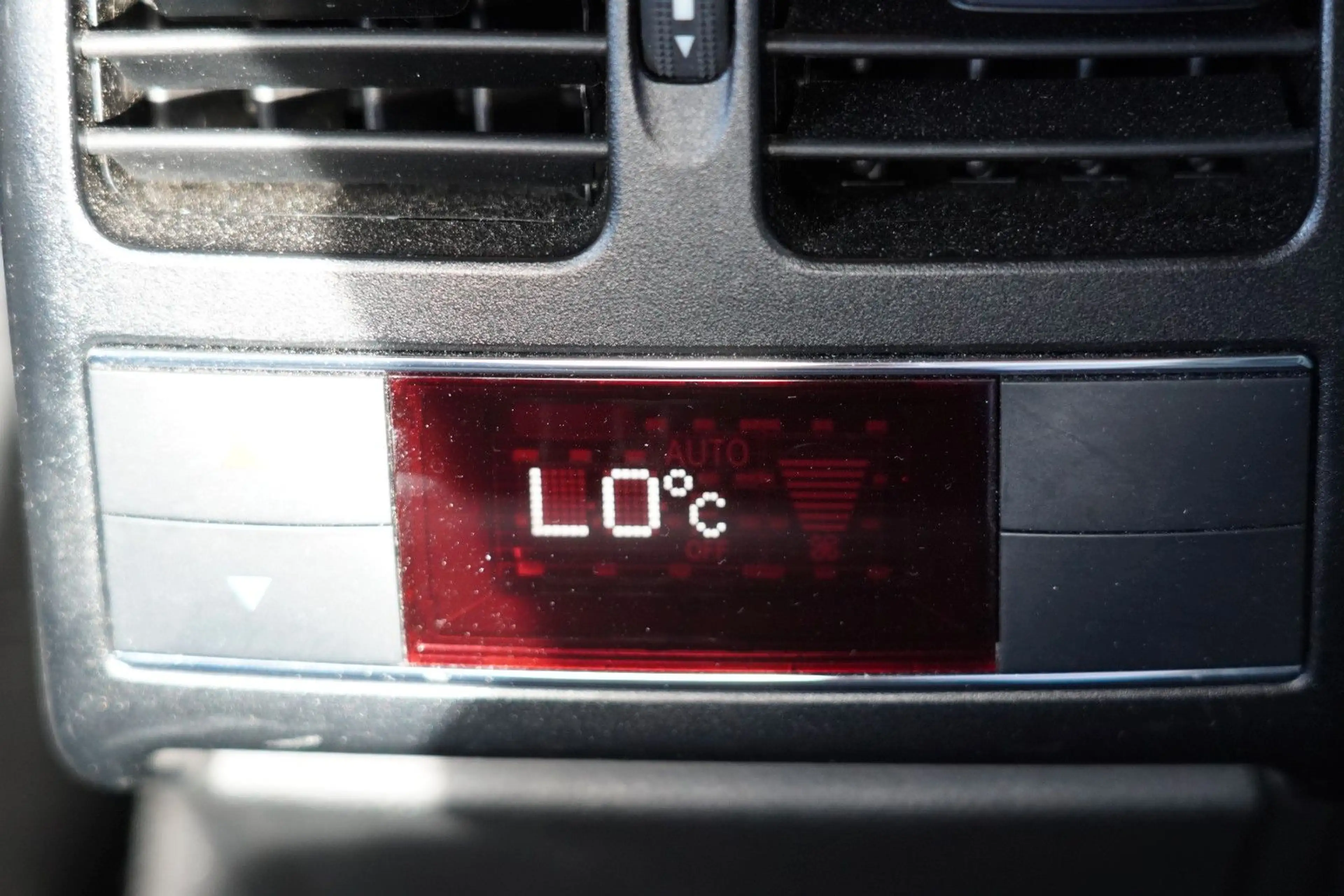 Mercedes-Benz E 350 CDI BlueEff. Coupe AMG Line +3 J. GARANTIE — photo 15