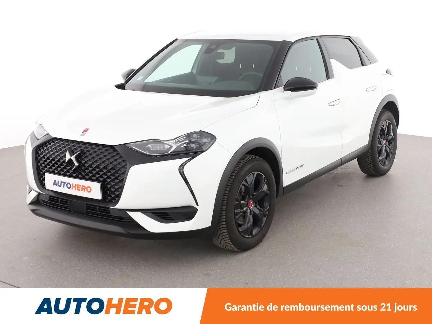 DS Automobiles DS 3 Crossback 1.5 Blue-HDi Performance Line Automatique Blanc - 1