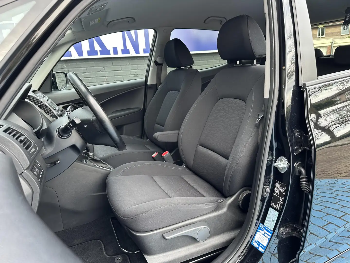 Hyundai iX20 1.6i AUTOMAAT STOEL+STUUR VERW. PDC Zwart - 2