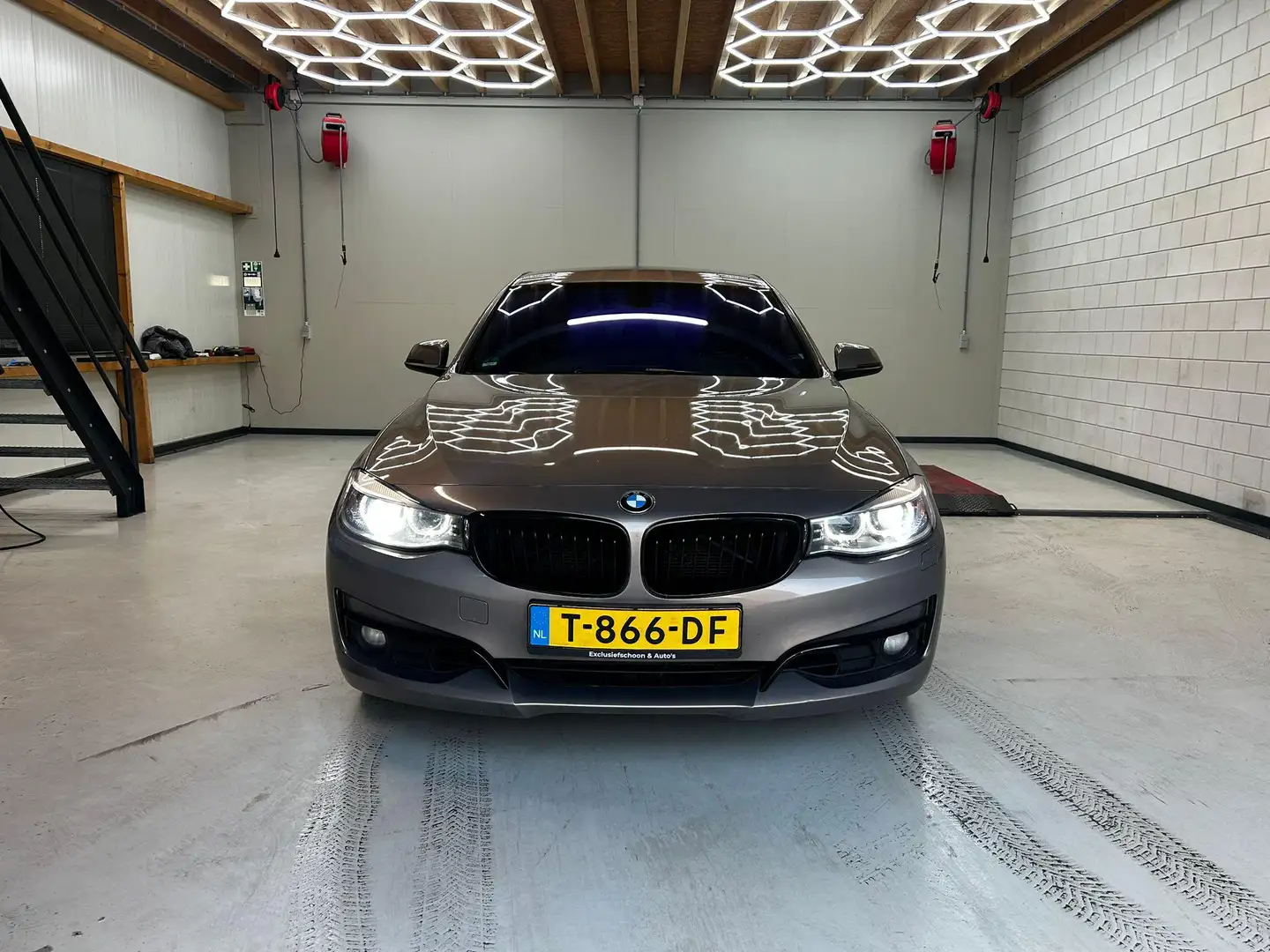 BMW 328 3-serie Gran Turismo 328i Executive Желтый - 2