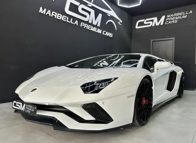 Lamborghini Aventador LP740-4 S