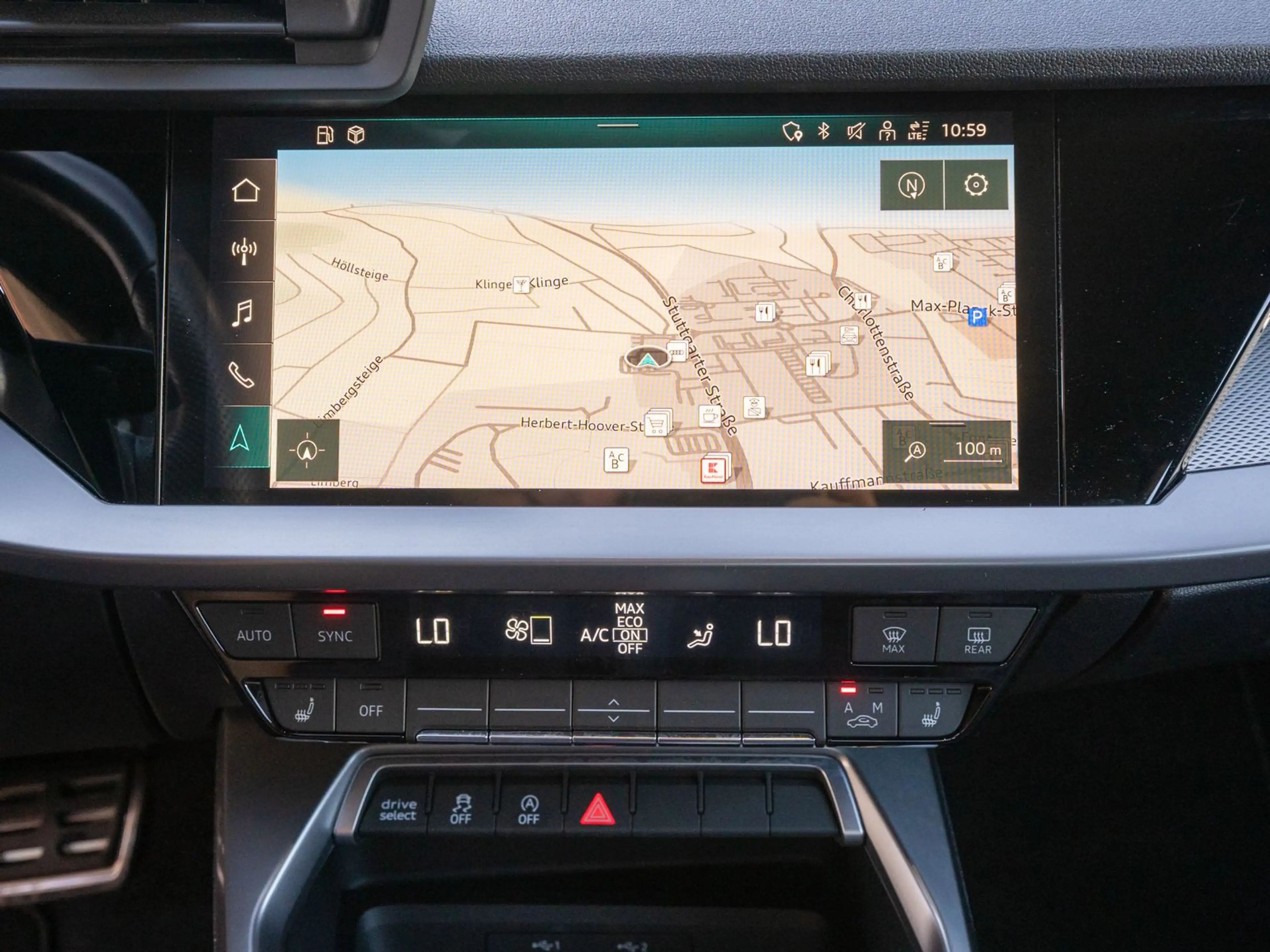 Audi S3 2.0TFSI quattro NAVI LED GRA SHZ VC — photo 13